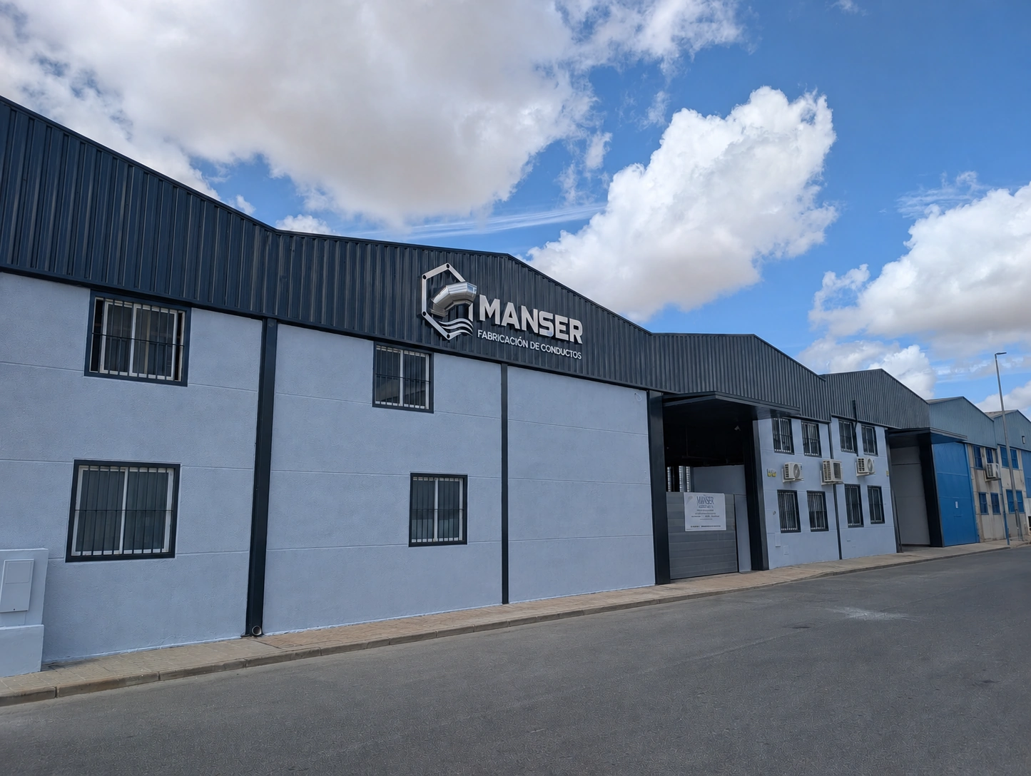 Fachada actual de las instalaciones de Manser Calorifugados